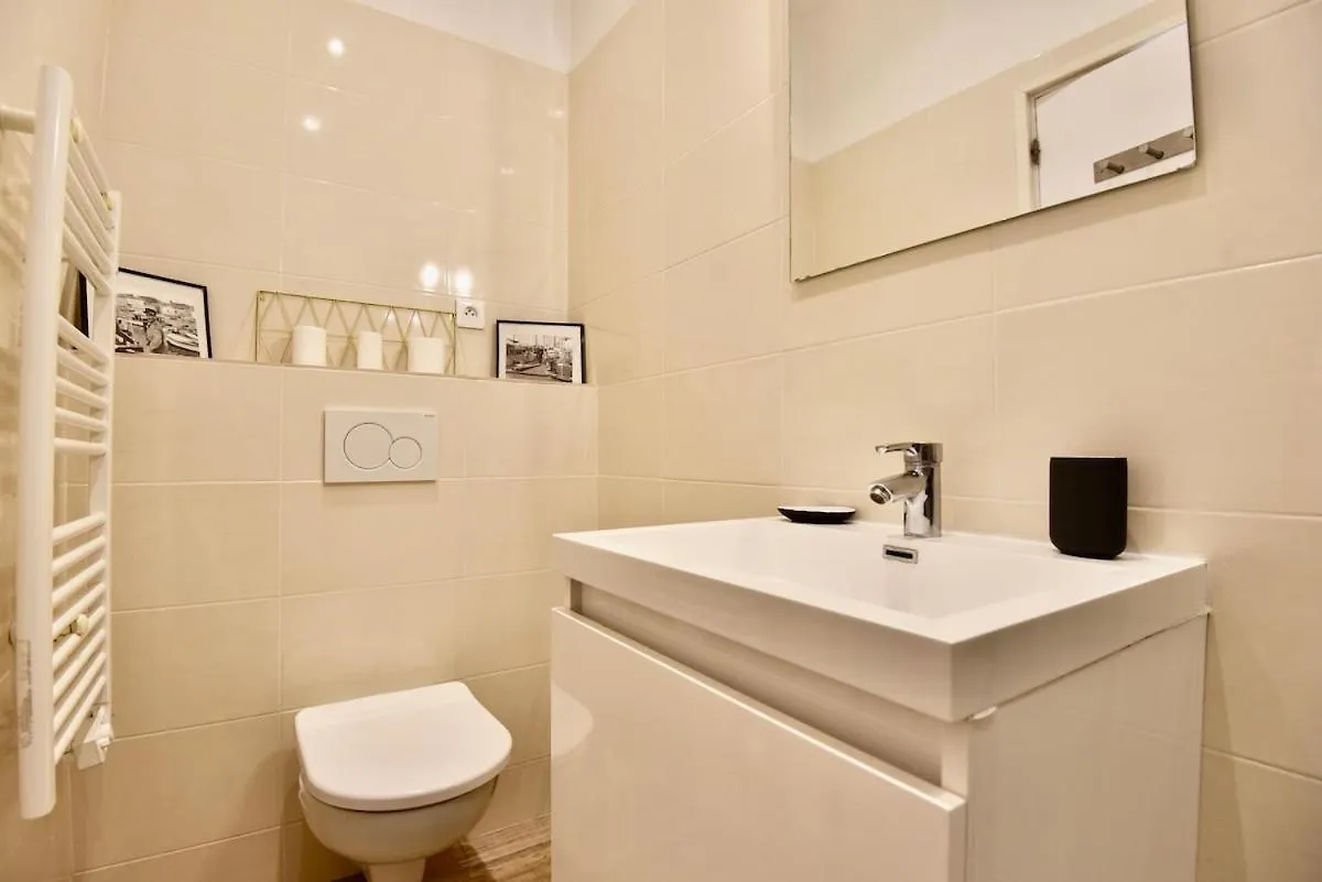 Apartment Studio With Big Terrace Full Center With Air Conditioning Nice
