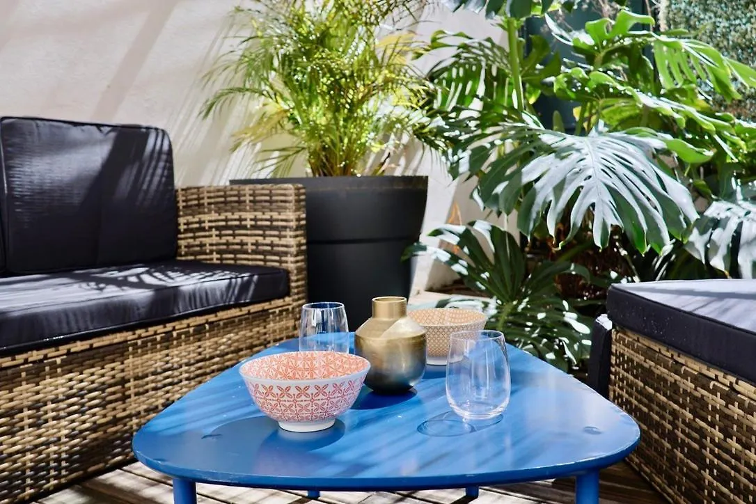 Studio With Big Terrace Full Center With Air Conditioning Nice