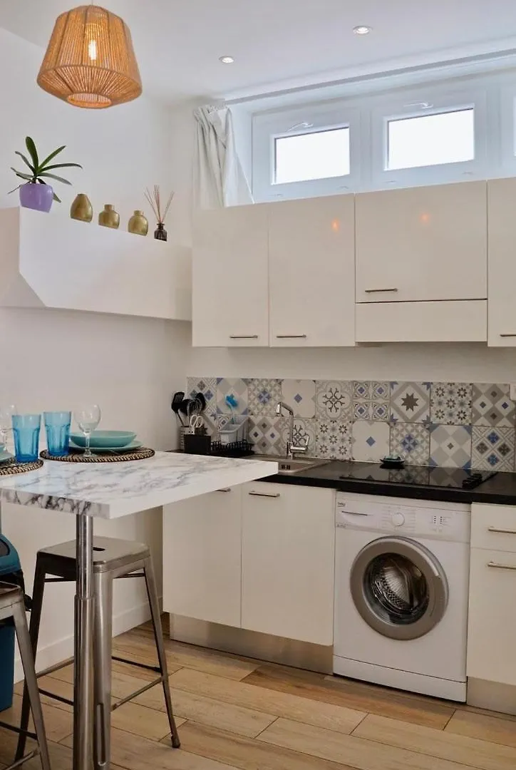 Studio With Big Terrace Full Center With Air Conditioning Nice Apartment