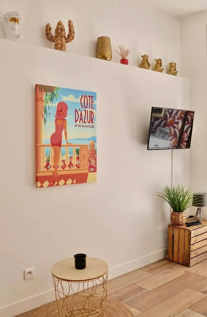 Studio With Big Terrace Full Center With Air Conditioning Nice 0*,  France